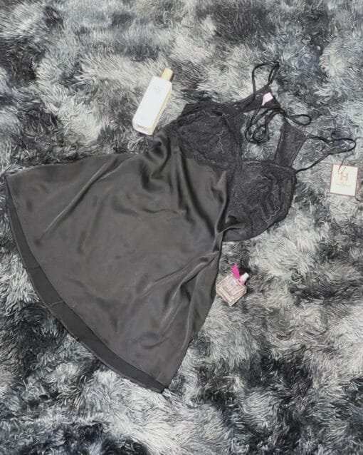 Nuisette en satin "Noir"