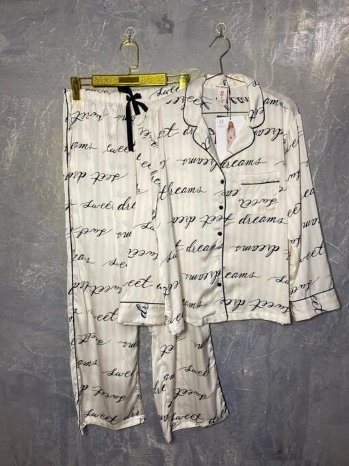 Pyjama boutonnée en satin "Sweet Dreams"