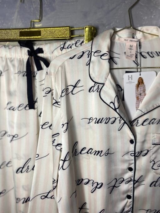 Pyjama boutonnée en satin "Sweet Dreams" – Image 3