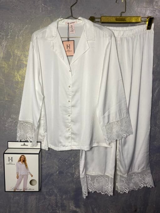 Pyjama Boutonnée " Blanc " En Satin