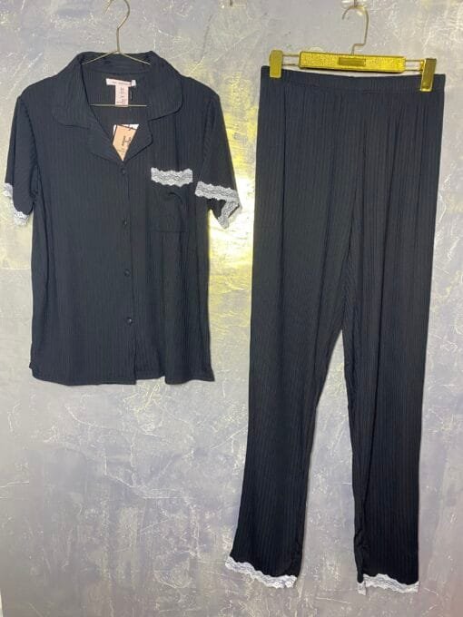 Pyjama Demi-manche " Noir " Boutonnée
