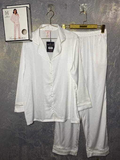 Pyjama Boutonnée En Satiné " Blanc "