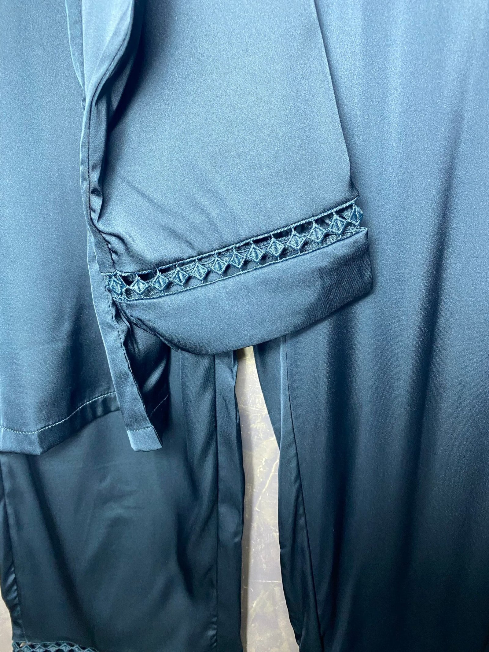 Pyjama Boutonnée En Satiné " Bleu-Vert " – Image 2