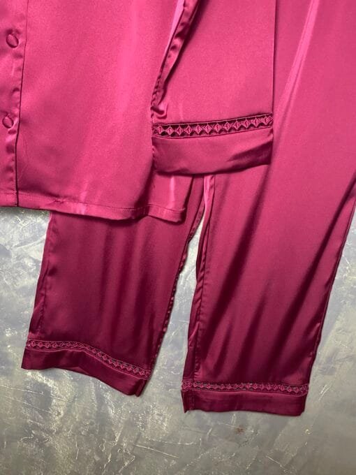 Pyjama Boutonnée En Satiné " Bordeaux" – Image 2