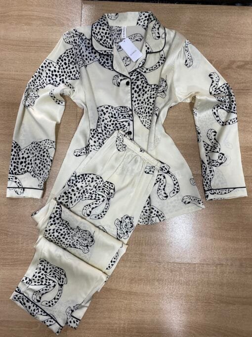 Pyjama Boutonnée En Satin " Beige "
