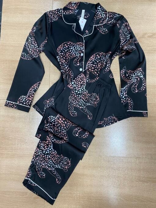 Pyjama Boutonnée En Satin " Noir "