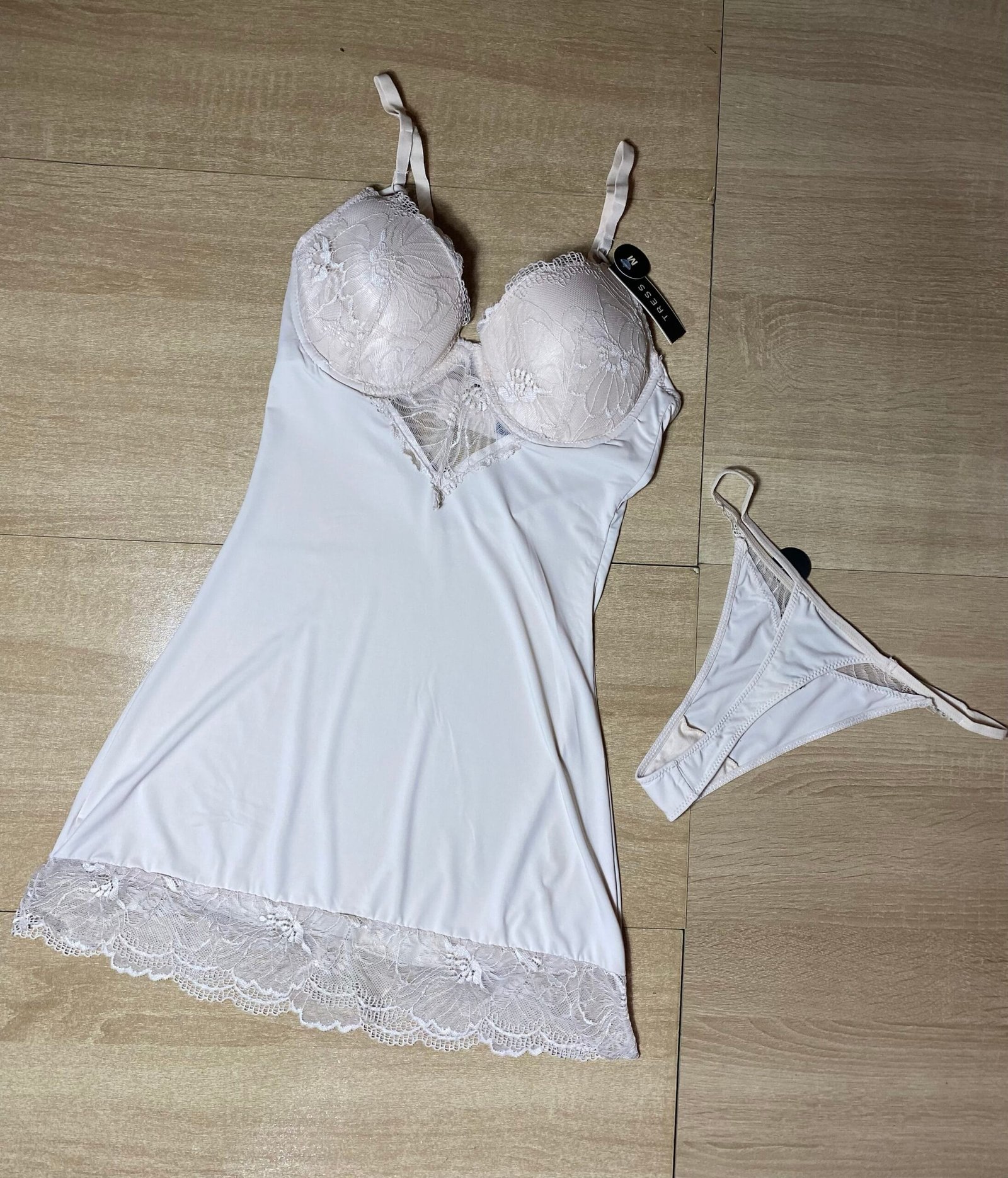 Nuisette + bas gainante " Beige "