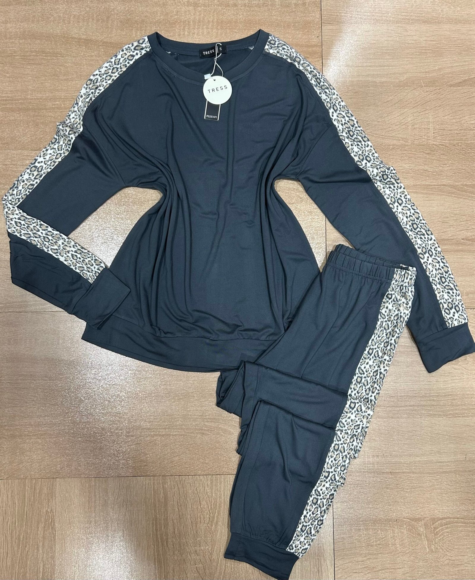 Pyjama Manche Longue ' Gris ' détail léopard