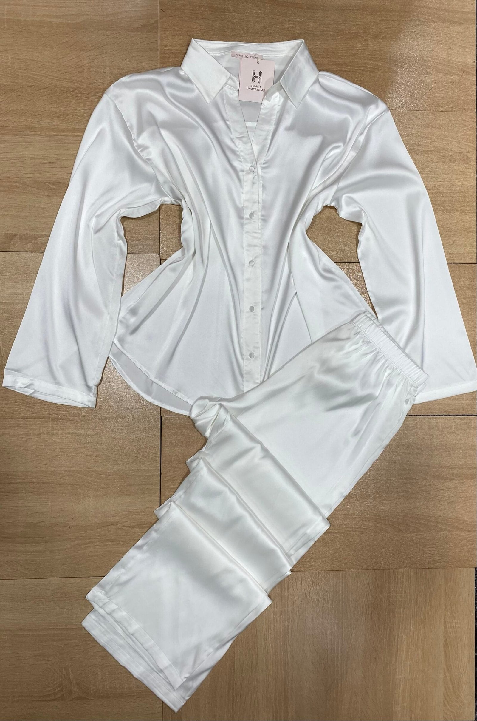 Pyjama Boutonnée ' Blanc ' en satin