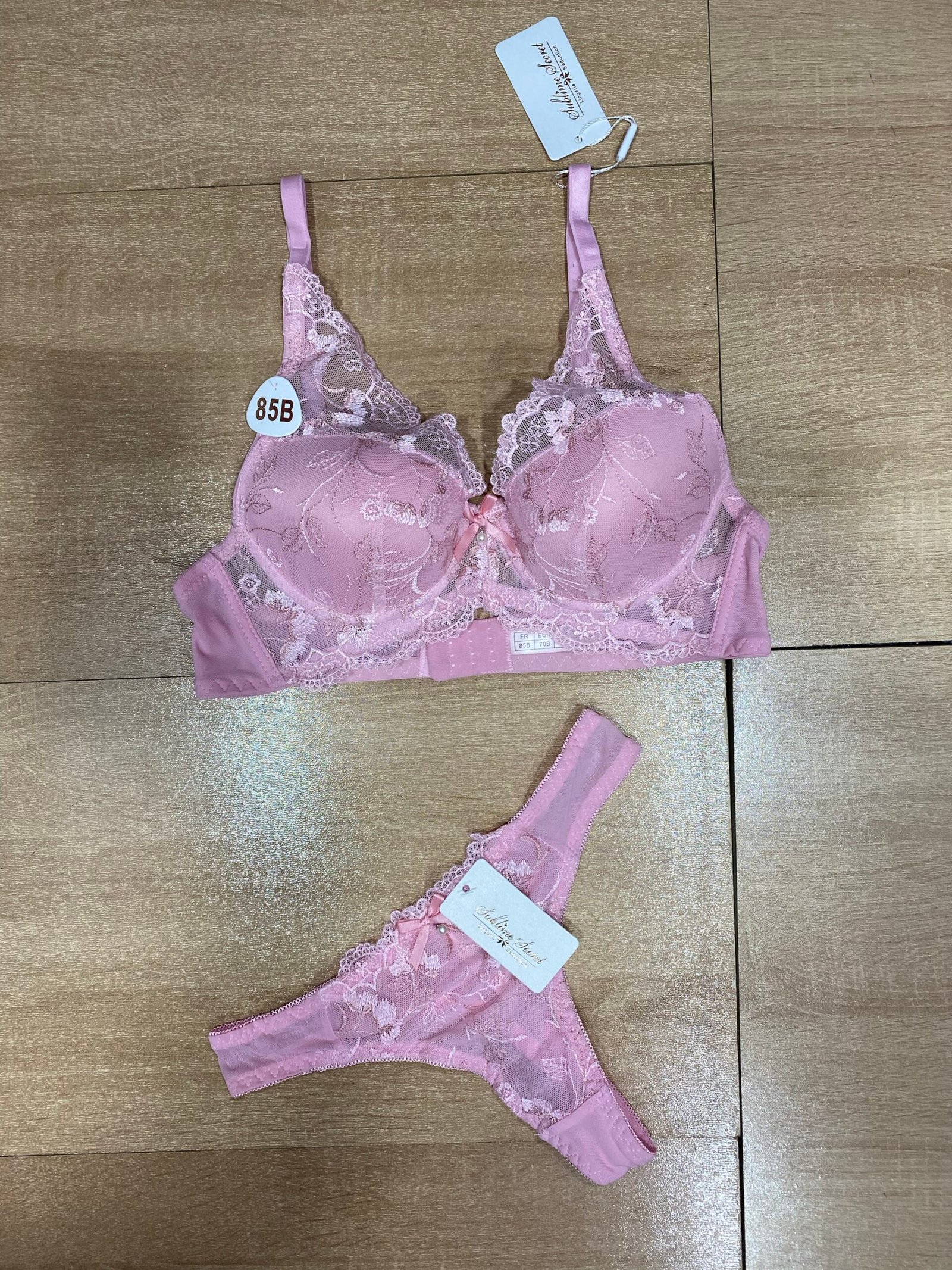 Ensemble Soutien - String " Rose " détails en dentelle