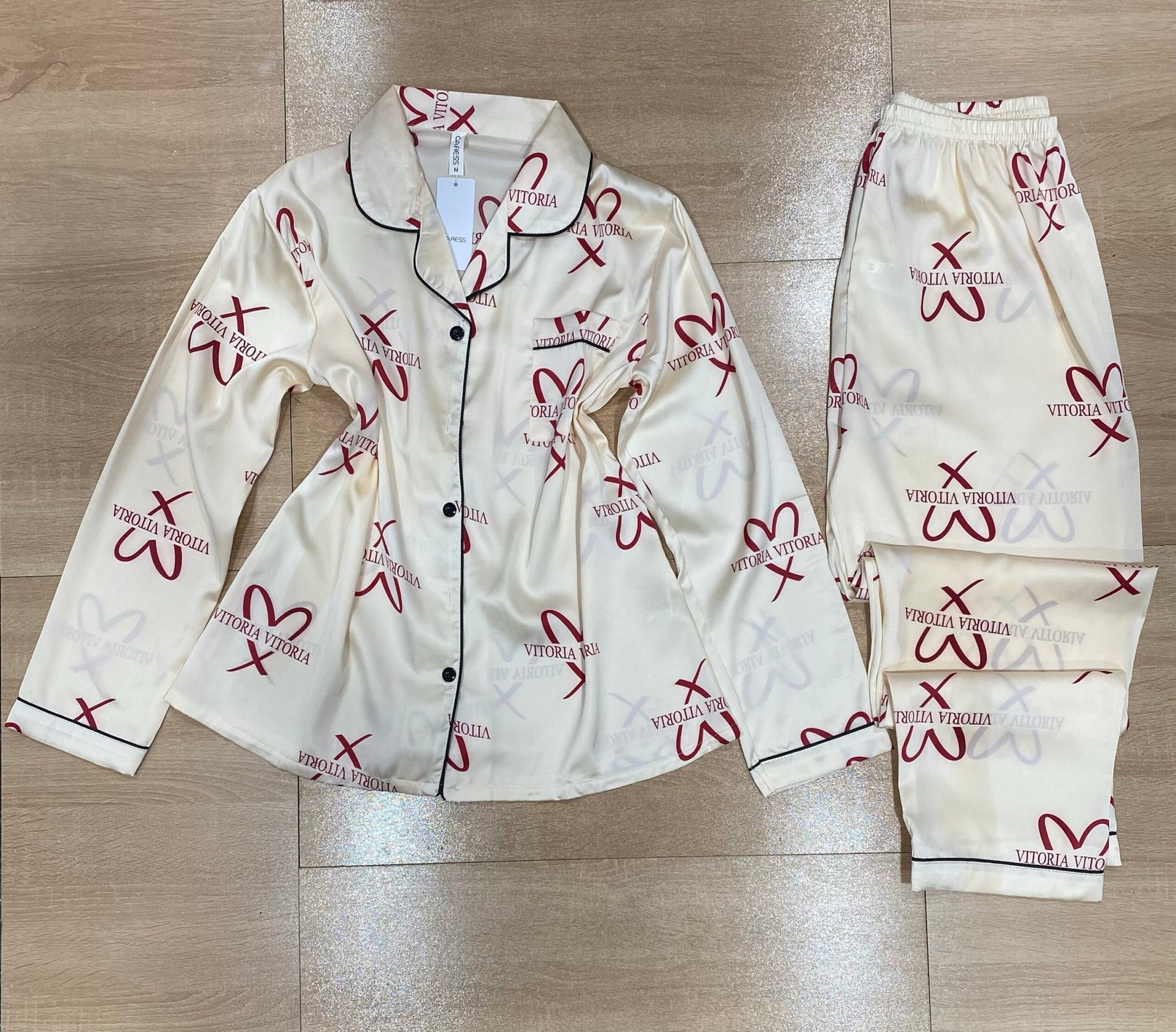 Pyjama Boutonnee ' Beige ' En Satin