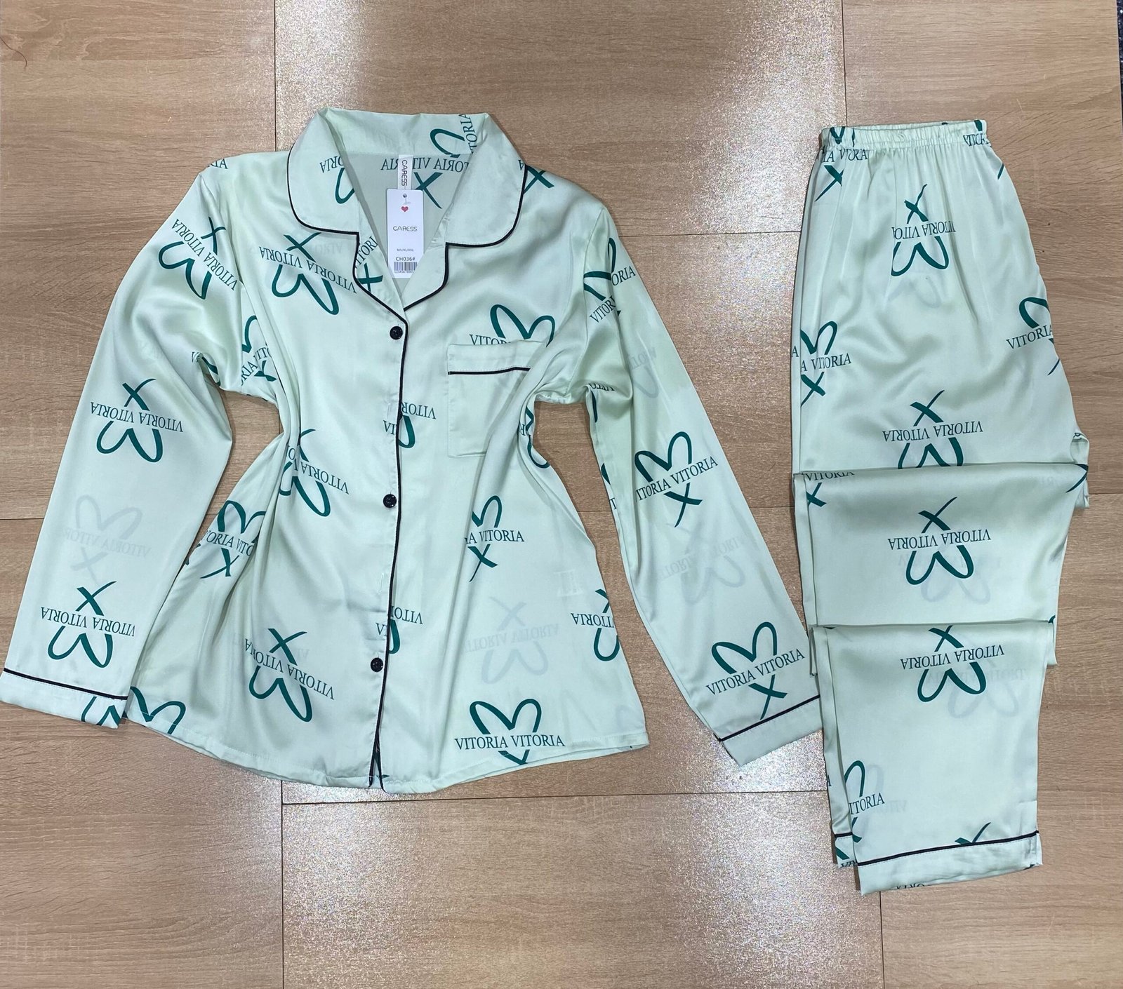 Pyjama Boutonnee ' Vert d'eau ' En Satin