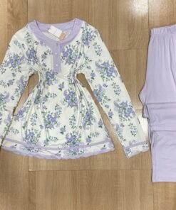 Pyjama Boutonnée ' Mauve a fleurs ' manche longue