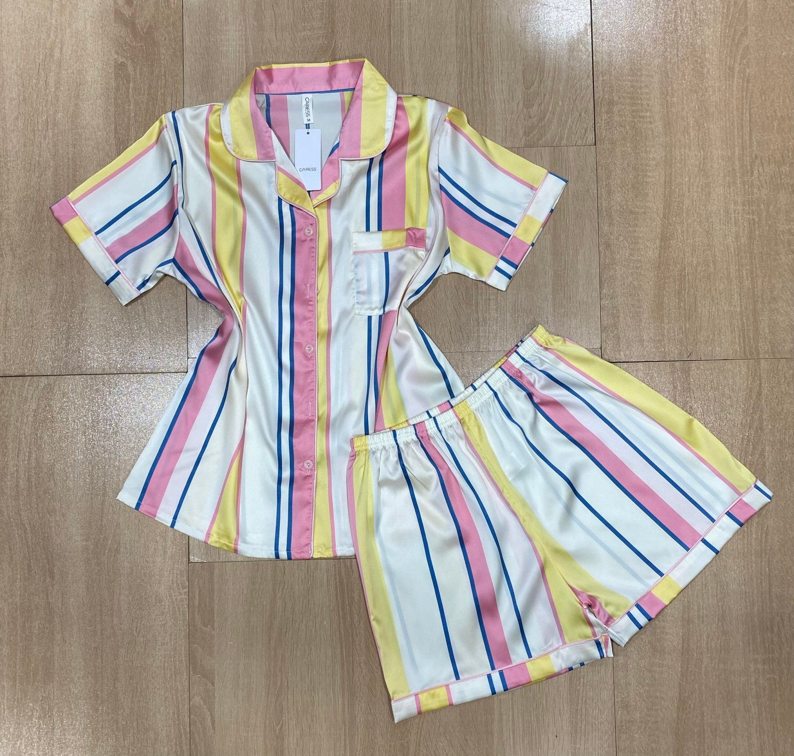 Pyjama Short ' Blanc rayure jaune ' Boutonnée