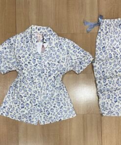 Pyjama Boutonnée ‘ Léopard bleu ‘ demi manche