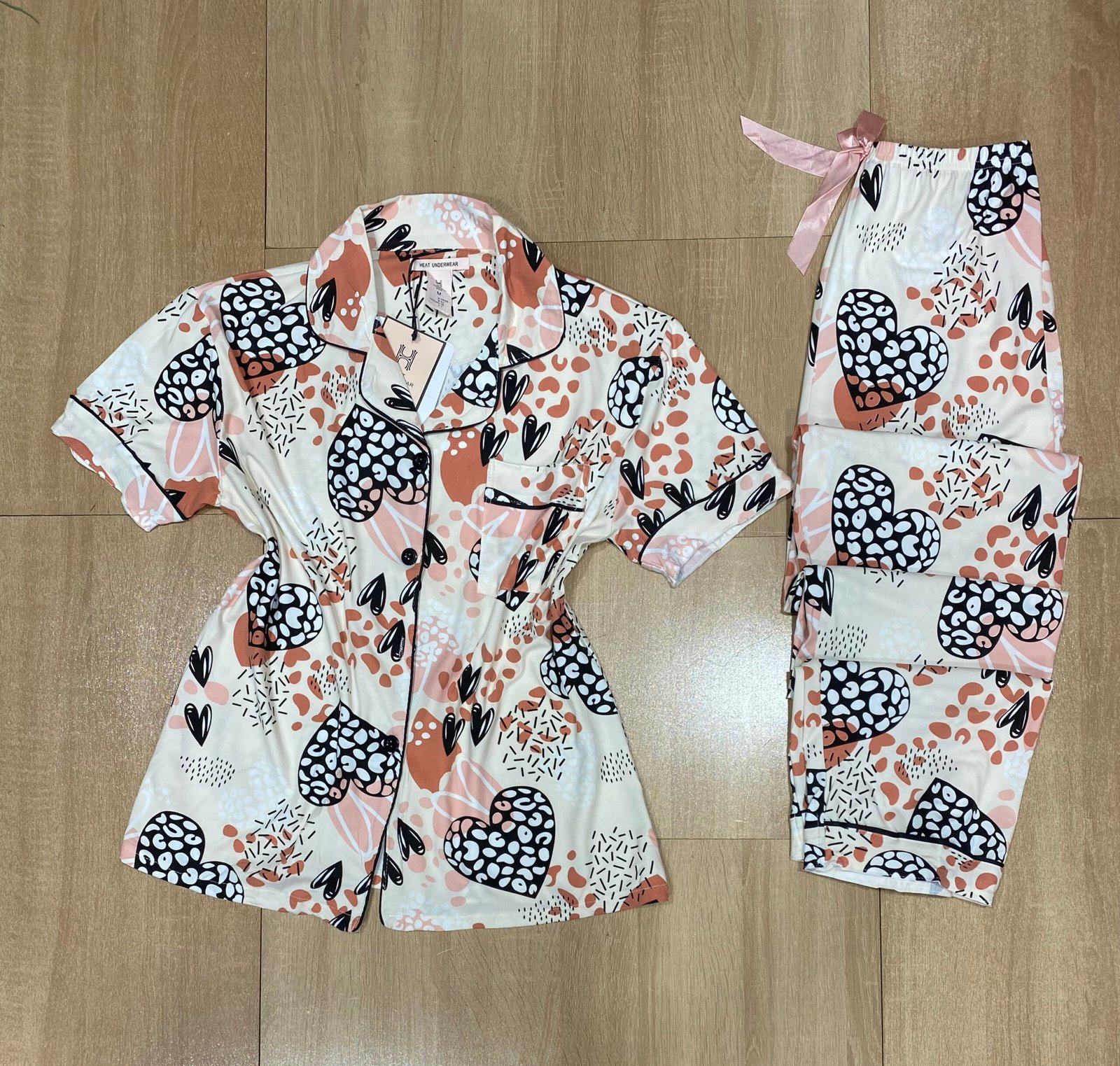 Pyjama Boutonnée ' Crème multi ' Demi-manche