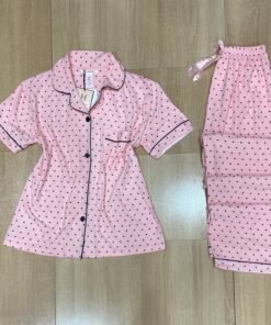 Pyjama Boutonnée ‘ Rose cœur noir ‘ demi manche