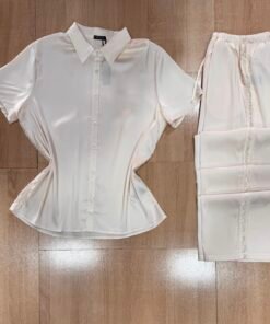 Pyjama Boutonnée  ‘ Blanc cassé ‘ en satin