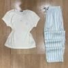 Pyjama haut En Cotton ´ Blanc ´ - bas en satin ‘  Bleu ‘
