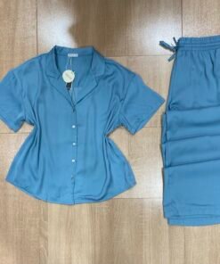 Pyjama Boutonnée ‘ Bleu ‘ En Satin