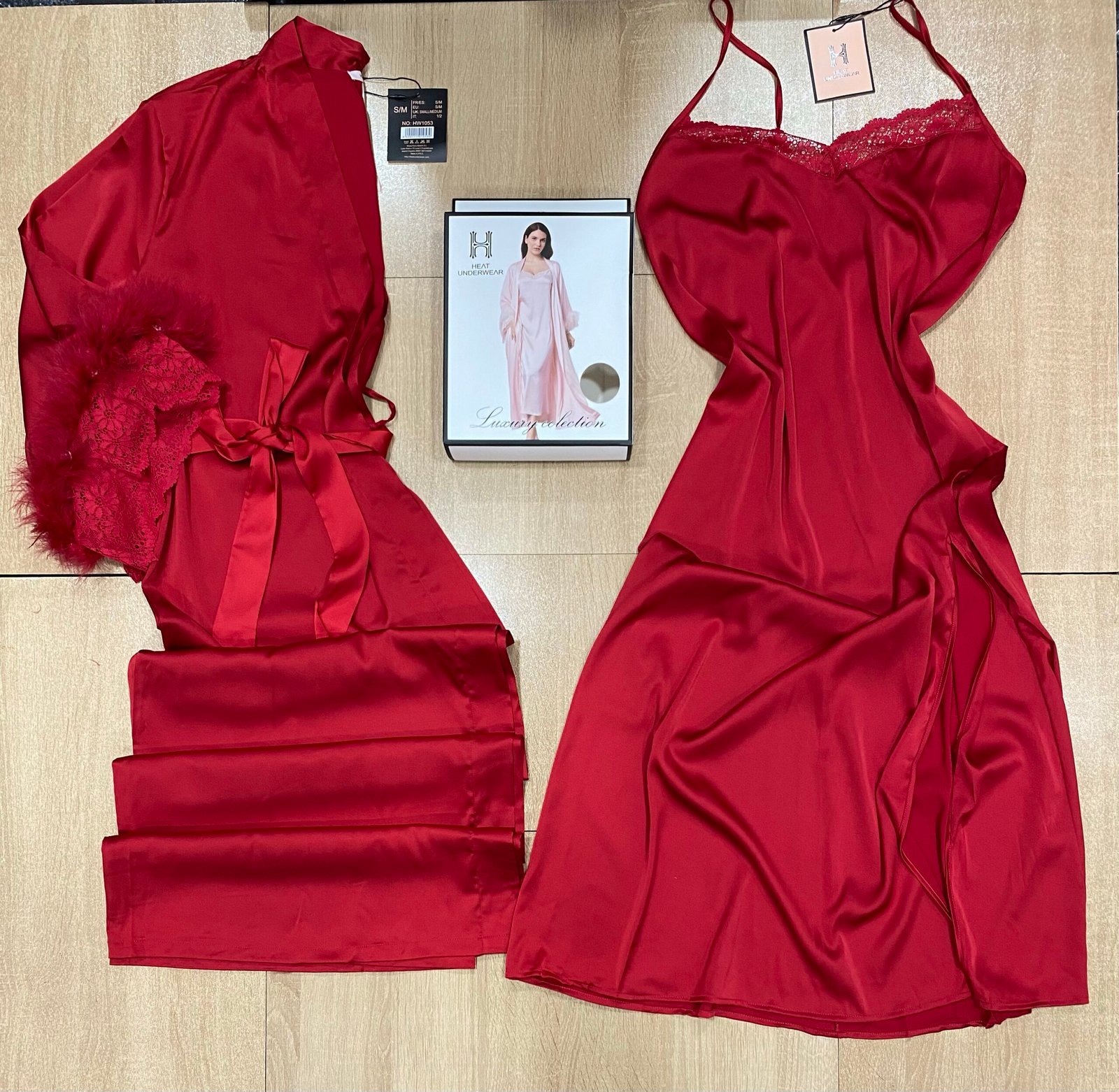 Nuisette Peignoir En Satin Long ‘ Rouge ‘