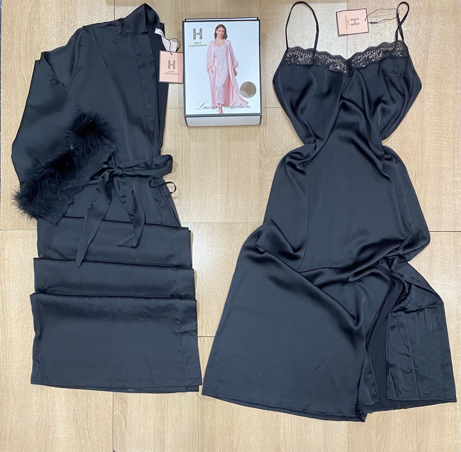 Nuisette Peignoir En Satin Long ‘ Noir ‘