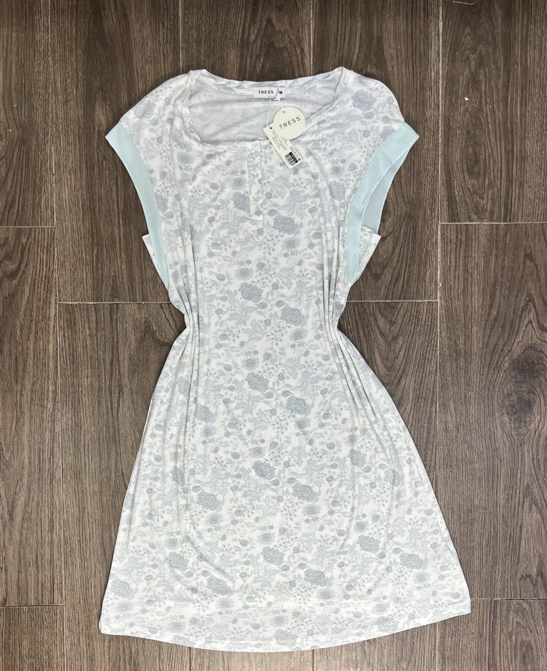 Chemise de nuit ‘ vert d’eau ‘ à fleurs