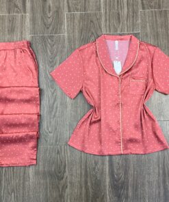 Pyjama demi manche Boutonnée  " Cerise cœur " En satin