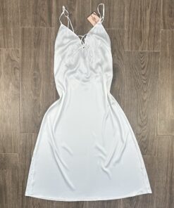 Nuisette Longue En Satin ‘ Blanc ‘