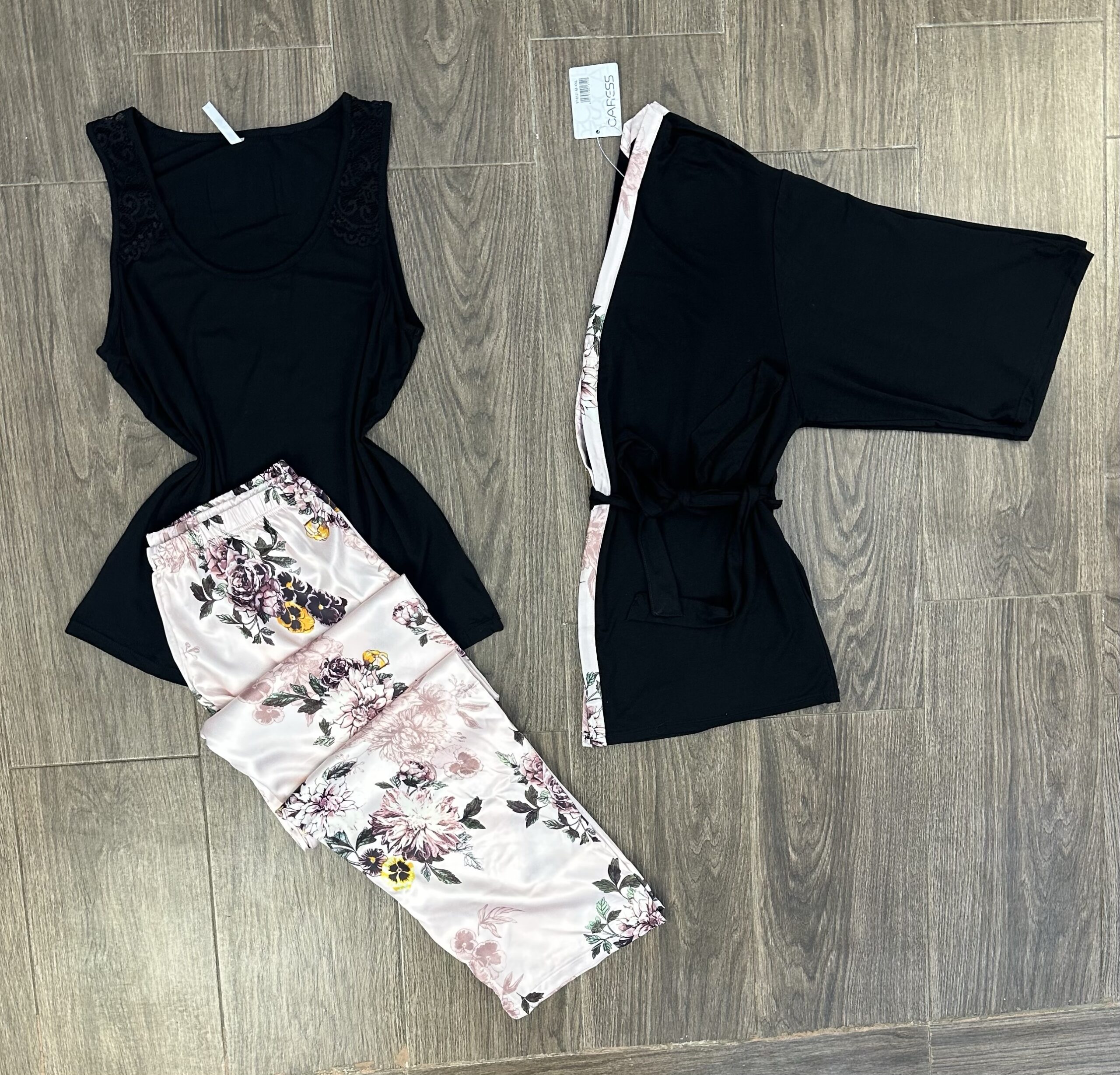 Pyjama 3 pièces ‘ Noir ‘ Bas en satin